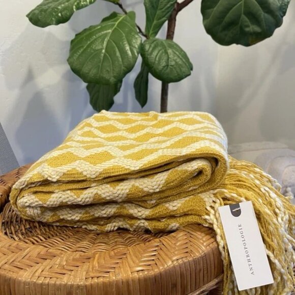 NEW Anthro Yellow Zig Zag Boho Tassel Chunky Knit Woven Throw Blanket 50" x 68" - Picture 7 of 10
